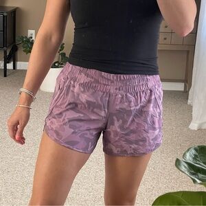 Lululemon Tracker Low-Rise Lined Short 4”